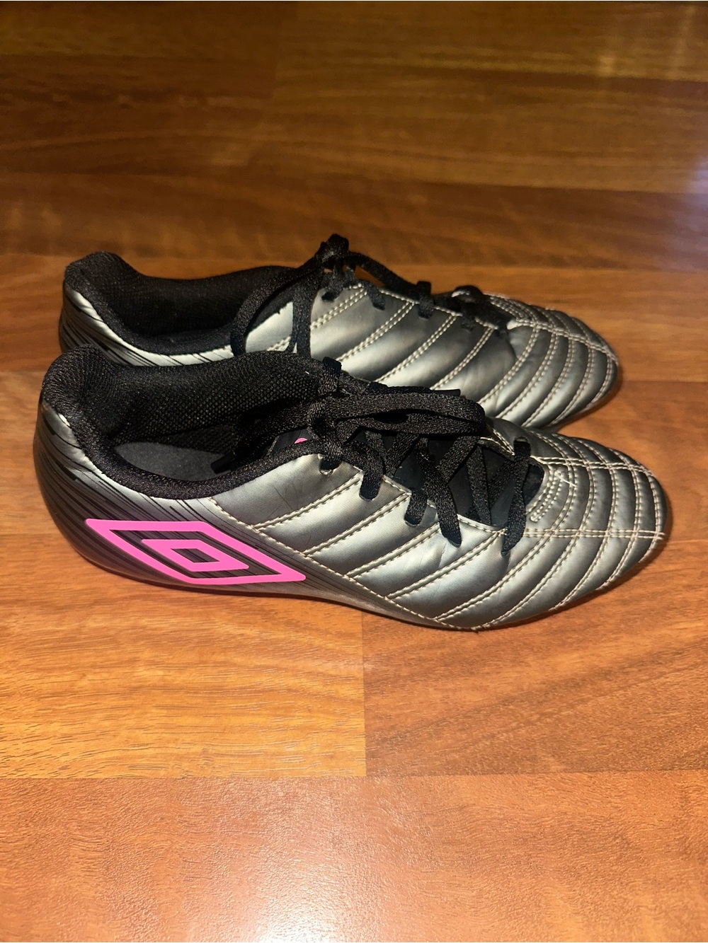 Umbro Kid’s Silver Cleats